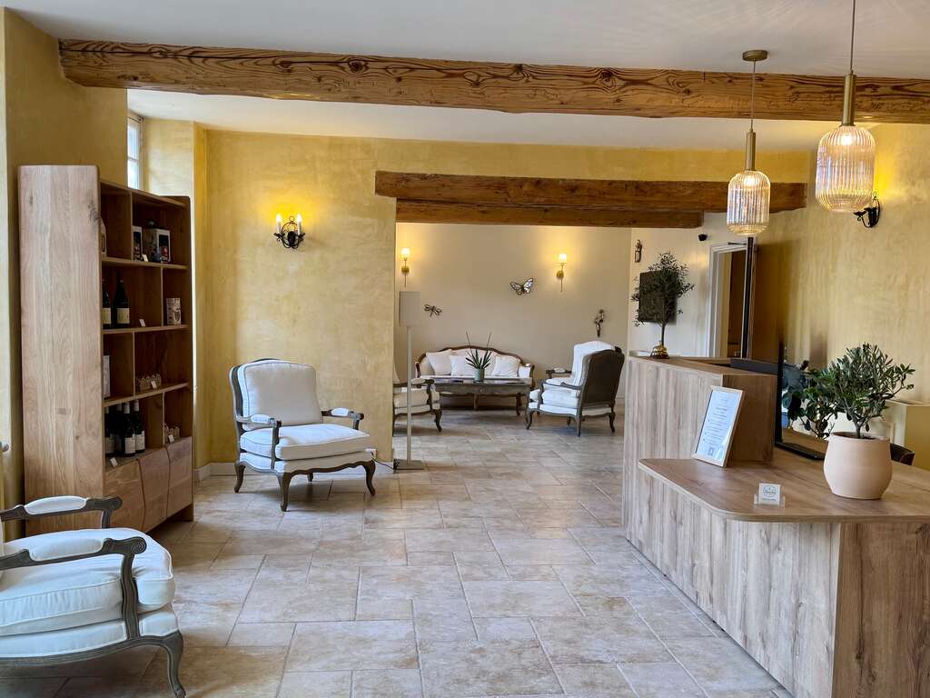 Charme provençal dans une batisse de charme - 2* - 3