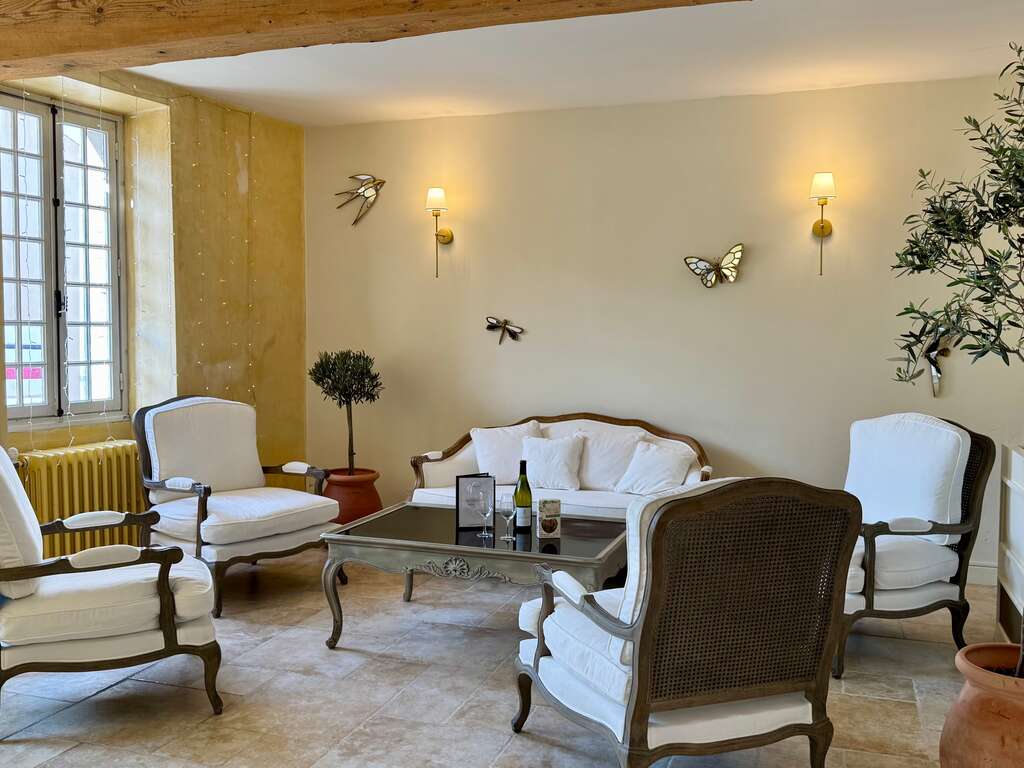 Charme provençal dans une batisse de charme - 2* - 4