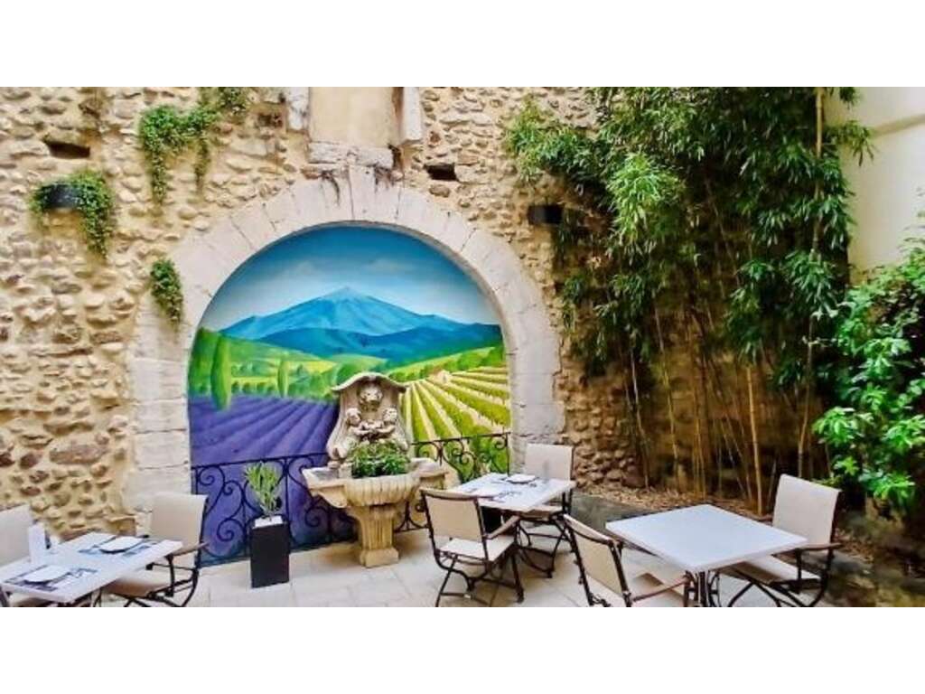 Charme provençal dans une batisse de charme - 2* - 12