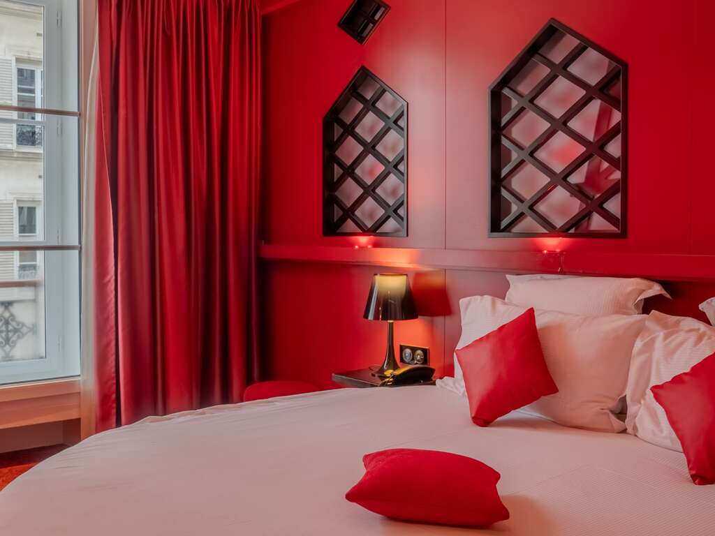 Escapade romantique au coeur de Paris avec Champagne et bains à remous privé - 4* - 8