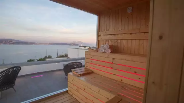 Estancia de bienestar en Nápoles con vistas al mar