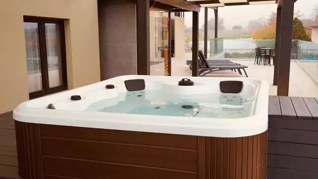 Esperienza wellness con SPA e cena gourmet