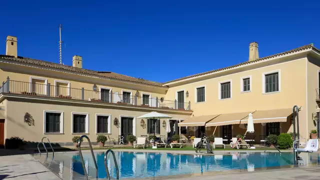 Proef de spaanse tapas in een herenhuis in Jerez 