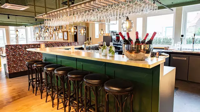 Nuitée raffinée à Zaandam incluant un dîner à 4 plats et le petit-déjeuner