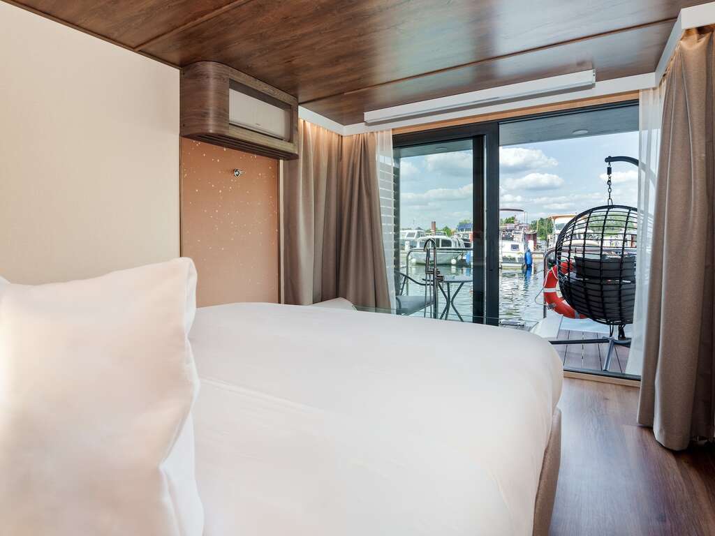 Escapade paisible à Torcy avec champagne - 1