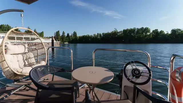 Escapada romántica sobre el agua en Torcy