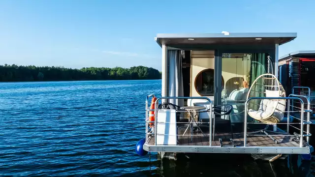 Escapada romántica sobre el agua en Torcy