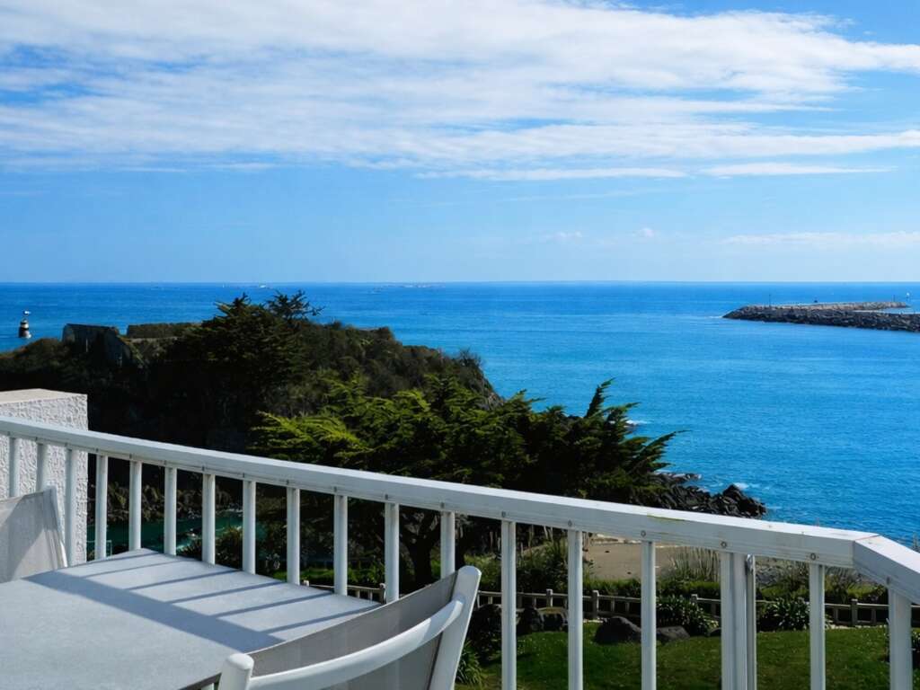 Romance avec champagne et pétales de roses vue mer dans la baie de Saint-Brieuc - 4* - 4