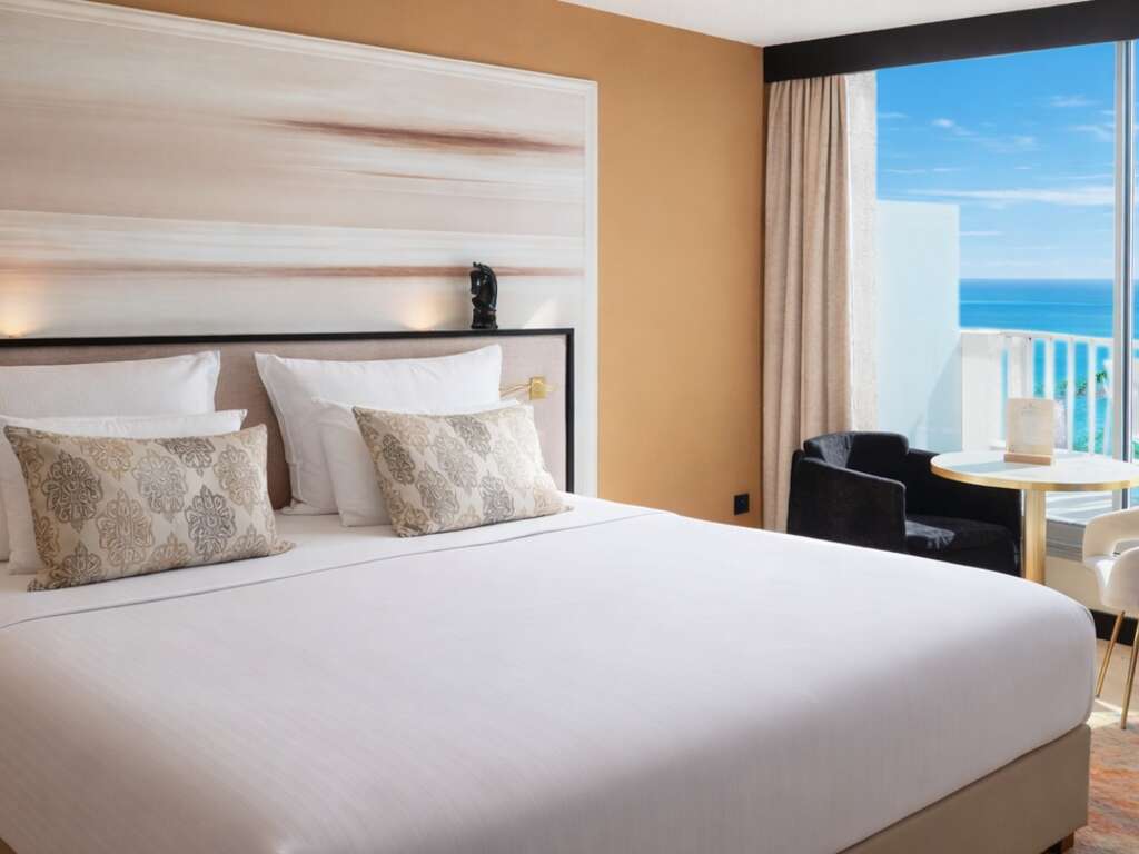 Romance avec champagne et pétales de roses vue mer dans la baie de Saint-Brieuc - 4* - 6