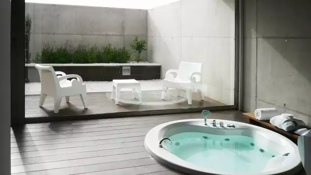 Noche de pasión en master suite con jacuzzi privado