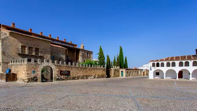 Fuga in un esclusivo palazzo dell'Estremadura con visita a un caseificio e degustazione di formaggi e vino