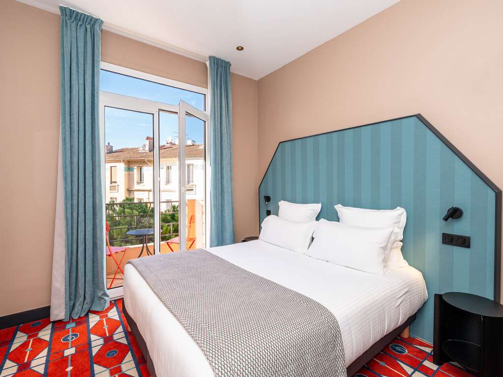 Séjour À Juan-les-pins Dans Un Hôtel Design À 100 Mètres De La Mer - 3* (ref 54275)