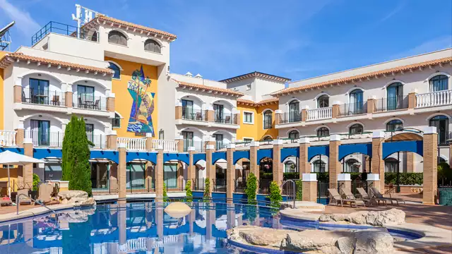 Spa Lovers en la Costa Blanca: circuito spa, cava y bombones