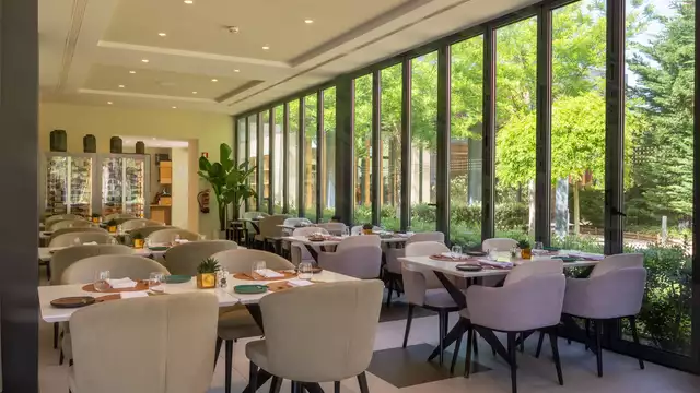 Luxe et détente absolue au milieu des jardins et des pins de la côte de Cascais dans un 5 étoiles