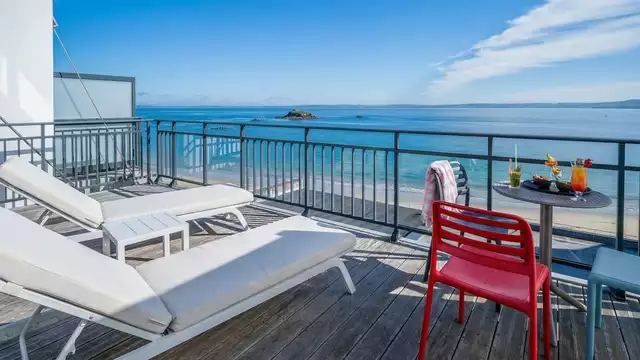 Soggiorno d'eccezione presso il centro di talassoterapia di Douarnenez in suite con jacuzzi privato