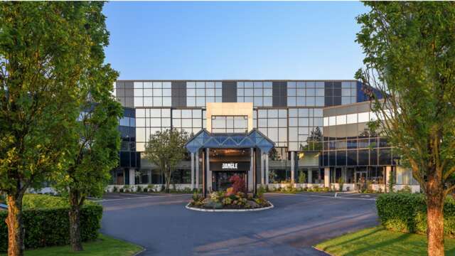 Jangle Hotel Paris CDG Airport