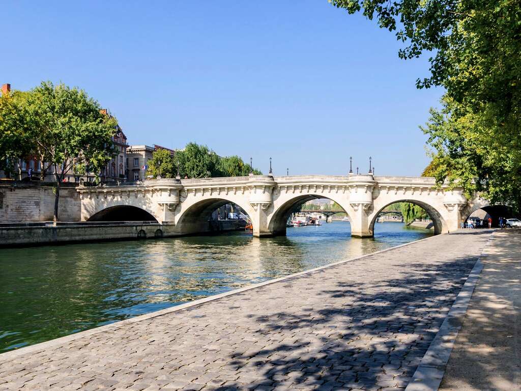 Romantisme, dîner, et détente près de Roissy - 4* - 1