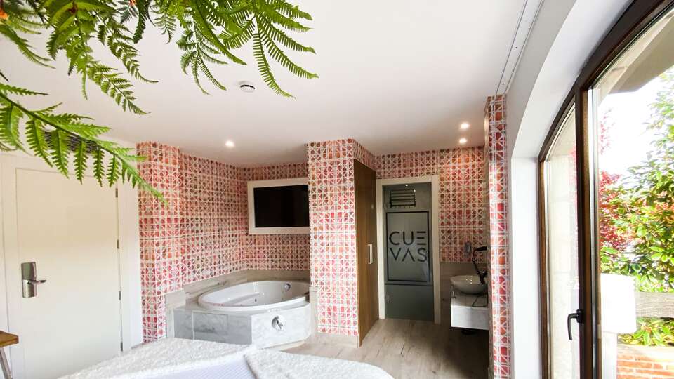 Hotel Cuevas