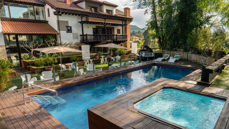 Hotel Cuevas