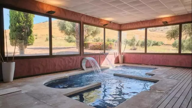 Escapada Relax en habitación superior con acceso al circuito termal y copa de cava de bienvenida