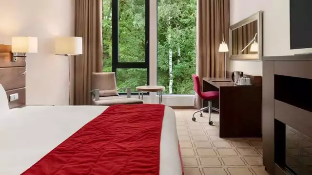 Nuitee Dans La Foret De Soignes En Chambre Deluxe Wellness