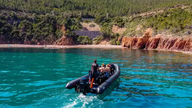 All-inclusive verblijf met een boottocht naar de calanques van Esterel van 1u30