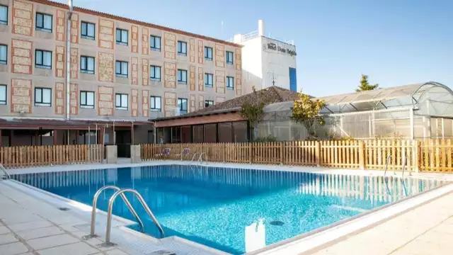 Relájate en un hotel 4* con spa para dos a pocos minutos de Salamanca