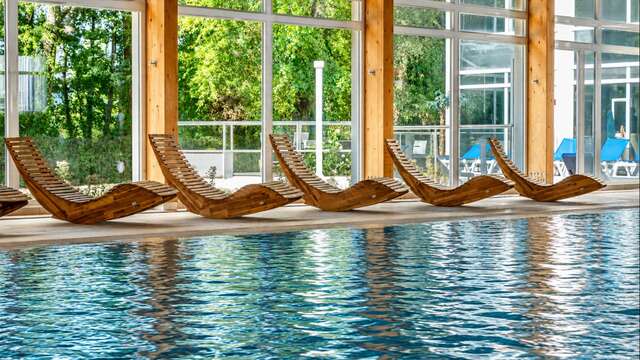 Escapade detente SPA avec vue sur les montagnes a Aix-les-Bains