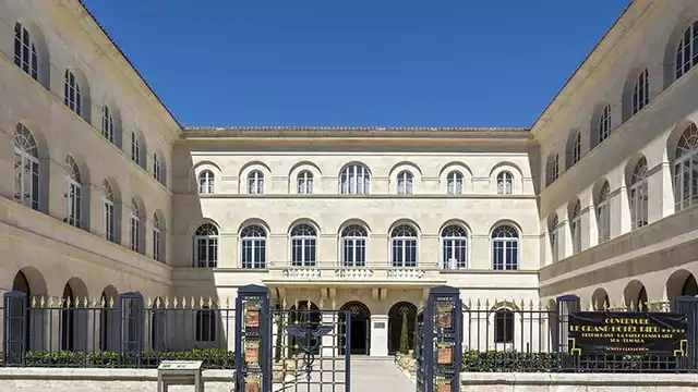 Fuga gourmet con accesso alla spa in un 5 stelle a Nîmes