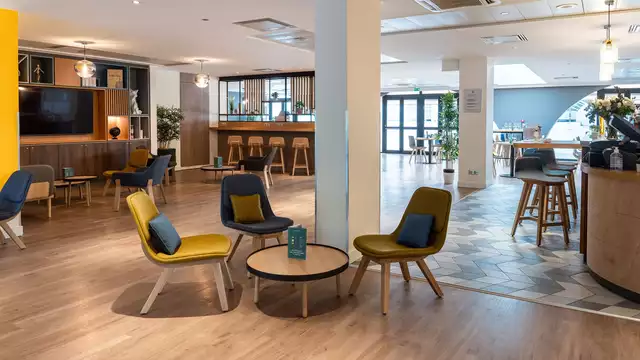 Découvrez le charme de Lyon depuis un hôtel 4* avec piscine aux portes de la ville