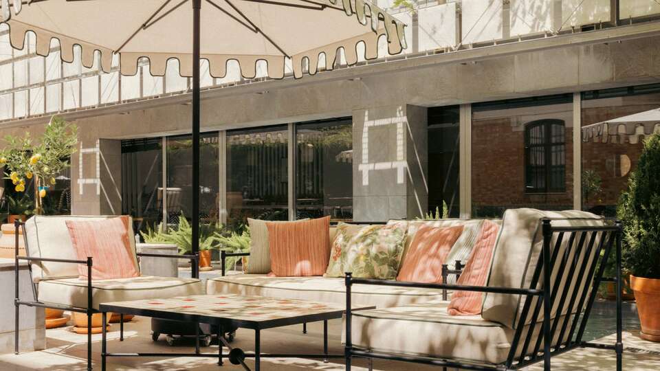 Regala una experiencia VIP en un palacio cena gastronomica y spa en Granada