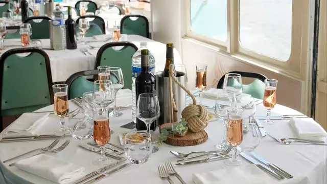 Boottocht met speciaal Valentijnsdagdiner op de Golf van Morbihan vanuit Vannes