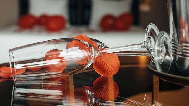 Romantisch weekend in Amsterdam: fles bubbels en lang uitslapen