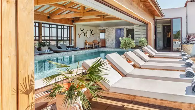 Escapada wellness a un paraje unico a orillas del Merraneo desde noches