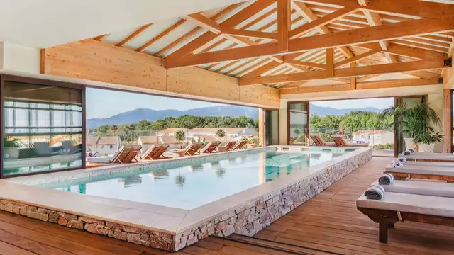 Serenidad Absoluta en una isla privada: Masaje de Autor, Cena y Acceso al Spa