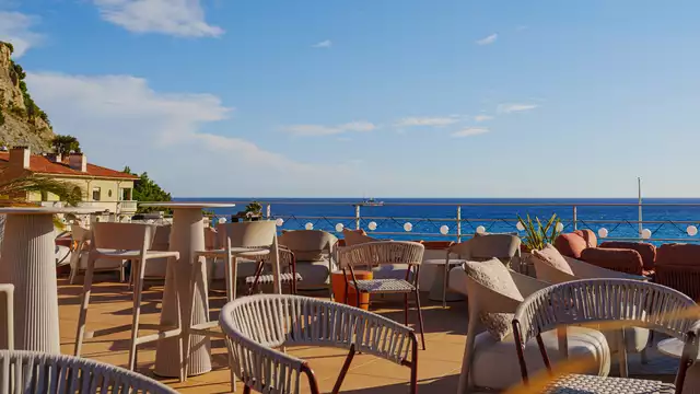 Cena romántica en el puerto de Cassis