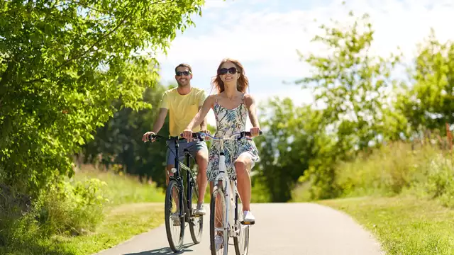 Pedala, assapora e goditi il soggiorno: con cena di 5 portate