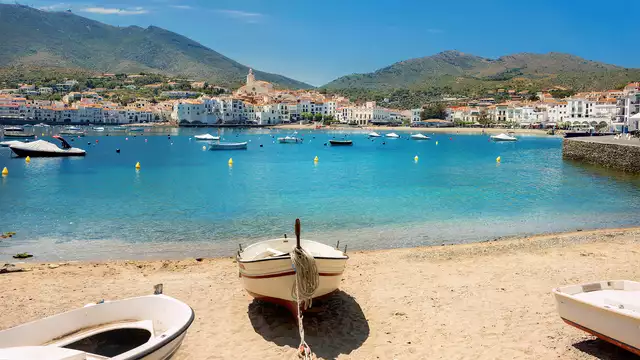 Estancia en Cadaqués con desayuno y botella de vino