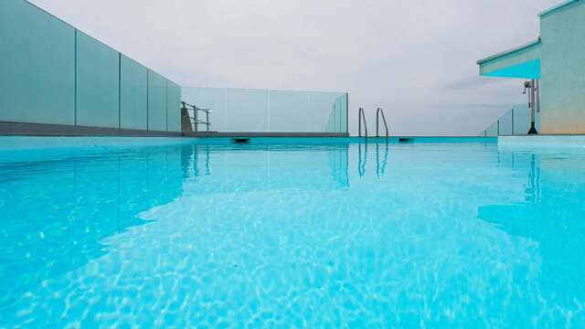 Goditi la Costa Azzurra vicino all'aeroporto di Nizza 4* con spa e piscina