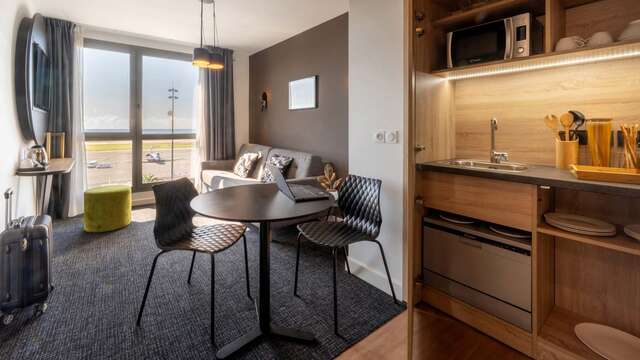 Goditi la Costa Azzurra vicino all'aeroporto di Nizza 4* con spa e piscina