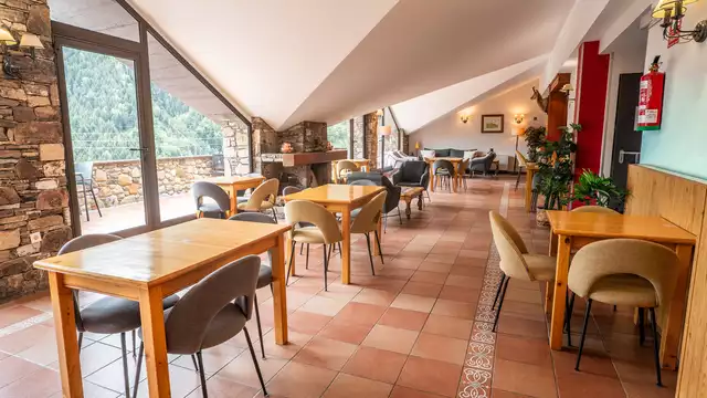 Escapade romantique en Andorre avec demi-pension et une bouteille de cava