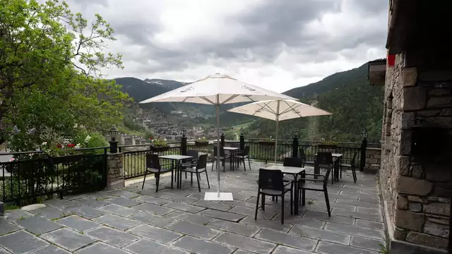 Escapade romantique en Andorre avec demi-pension et une bouteille de cava