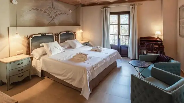 Découvrez la vallée du Jerte dans cet hôtel de charme entouré de jardins