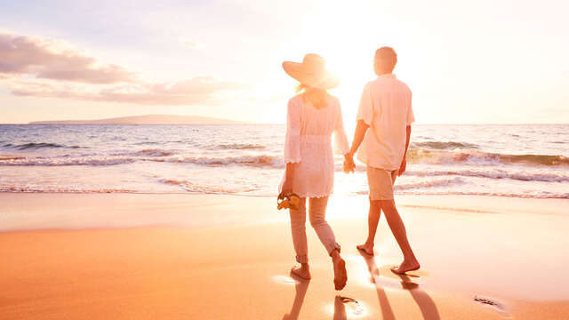 Romantisch wellnessweekendje in Zeeland met fles bubbels