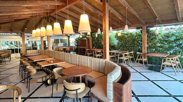 Relax total en Puerto de Santa María con masaje, botella de cava y spa incluidos