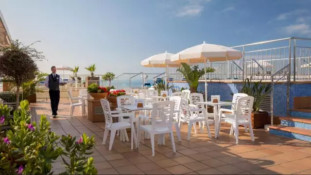Relajate a pie de playa en Pineda de Mar con todo incluido
