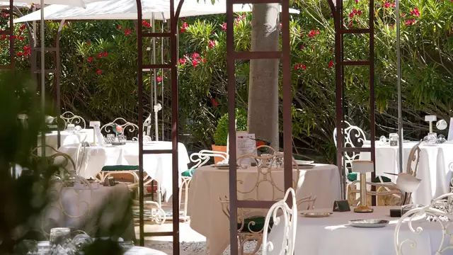 Suite Junior y acceso al spa en un establecimiento excepcional a dos minutos de Avinon