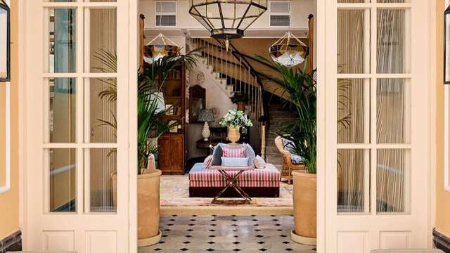Como reyes en este elegante hotel boutique en pleno centro de Málaga con copa de bienvenida