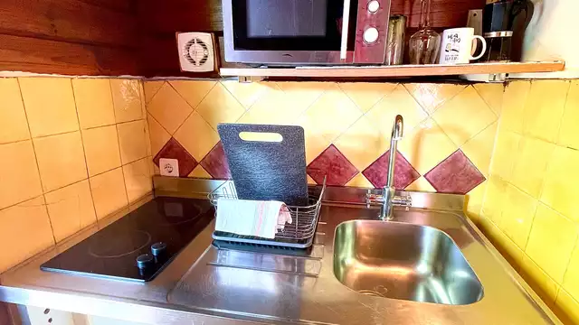 Romantisch verblijf: cocktail, waterpijp en bubbelbad in Bungalow in Andalusië