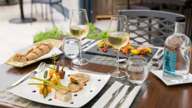 Offre avec dîner, accès Spa et Piscine au Domaine des Thômeaux
